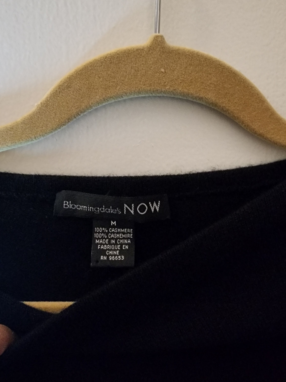 Bloomingdale's NOW Black Cashmere Women's Sweater Top